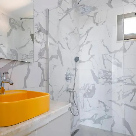 Villa Avantgarde-1